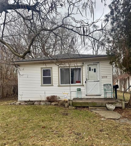 3313 Dallas Avenue, Warren, MI 48091