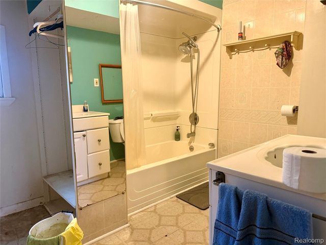 3313 Dallas Avenue, Warren, MI 48091