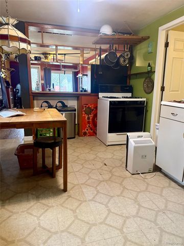 3313 Dallas Avenue, Warren, MI 48091