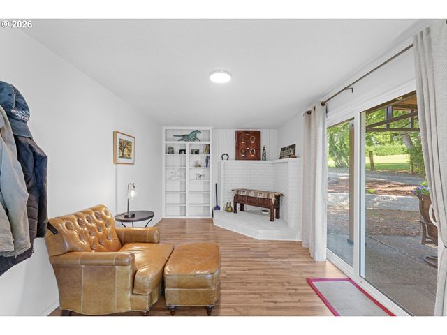 9831 MARQUAM Cir, Molalla, OR 97038