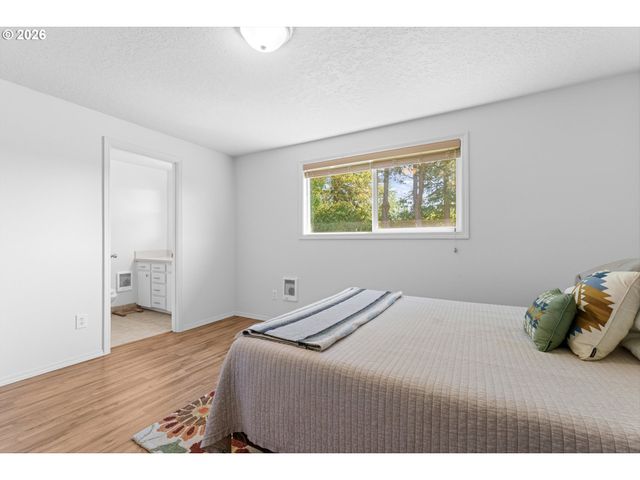 9831 MARQUAM Cir, Molalla, OR 97038