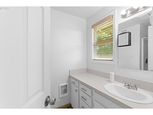 9831 MARQUAM Cir, Molalla, OR 97038