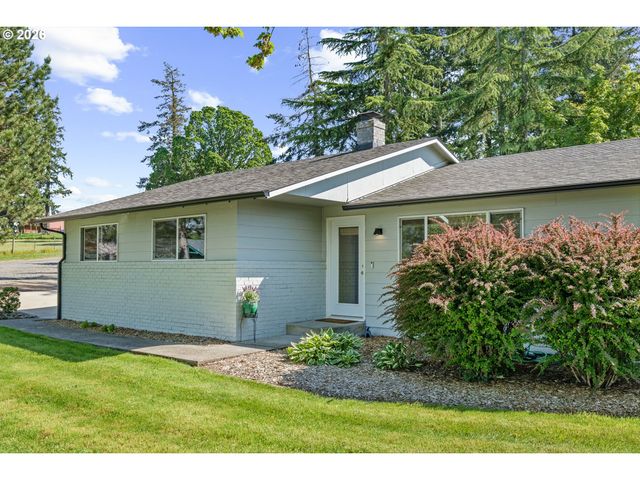 9831 MARQUAM Cir, Molalla, OR 97038
