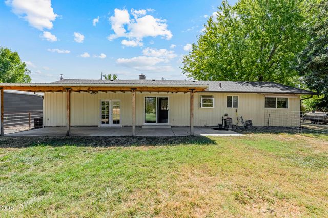 2539 Lotus Lane, Central Point, OR 97502