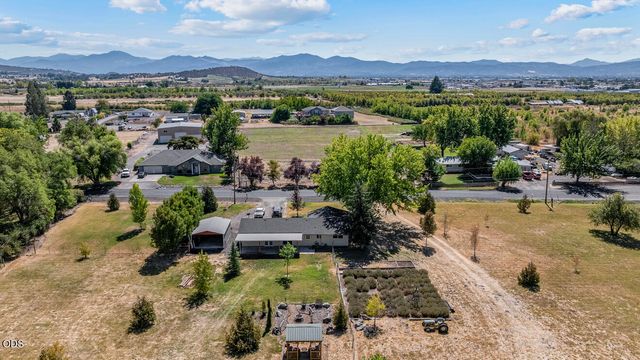 2539 Lotus Lane, Central Point, OR 97502