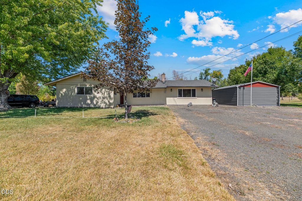 2539 Lotus Lane, Central Point, OR 97502