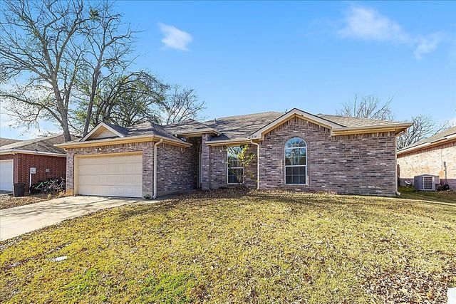 334 River Oaks Lane, Canton, TX 75103