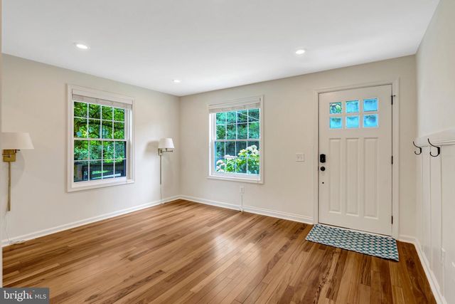 11520 POPES HEAD RD, Fairfax, VA 22030
