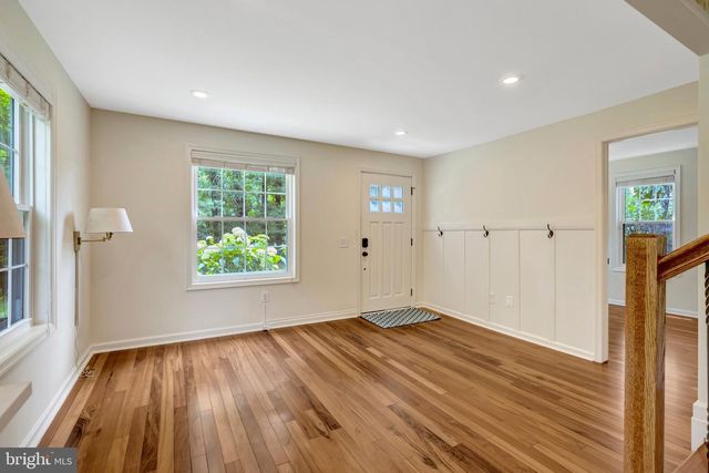 11520 POPES HEAD RD, Fairfax, VA 22030