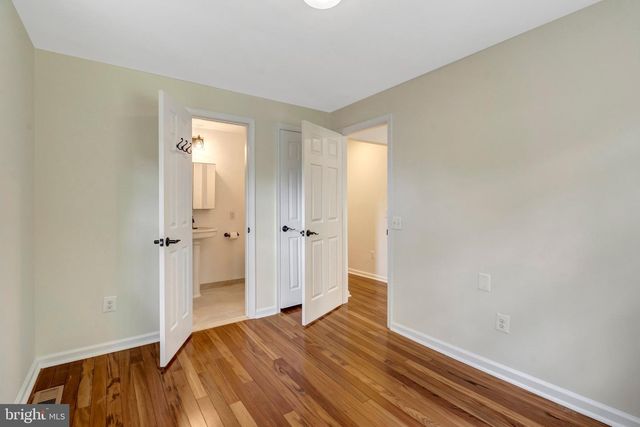 11520 POPES HEAD RD, Fairfax, VA 22030