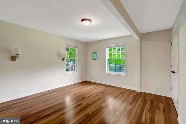 11520 POPES HEAD RD, Fairfax, VA 22030