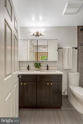 11520 POPES HEAD RD, Fairfax, VA 22030