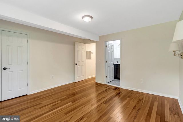 11520 POPES HEAD RD, Fairfax, VA 22030