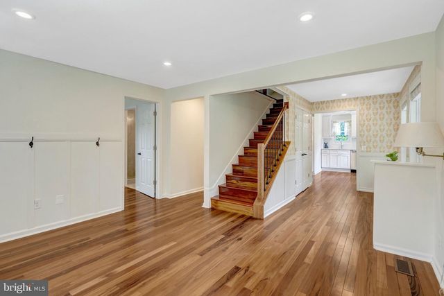 11520 POPES HEAD RD, Fairfax, VA 22030