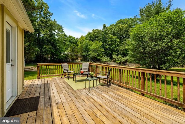 11520 POPES HEAD RD, Fairfax, VA 22030