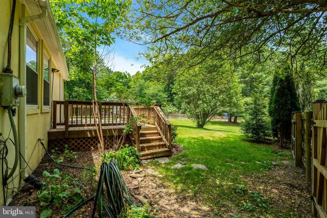 11520 POPES HEAD RD, Fairfax, VA 22030