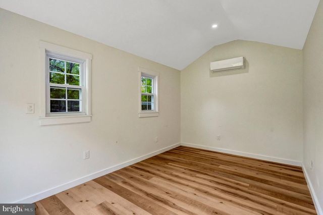 11520 POPES HEAD RD, Fairfax, VA 22030