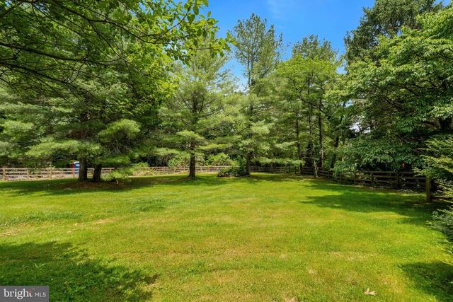 11520 POPES HEAD RD, Fairfax, VA 22030