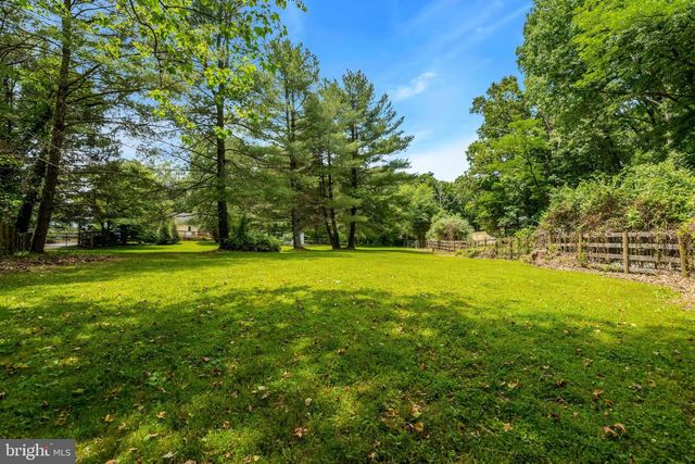 11520 POPES HEAD RD, Fairfax, VA 22030