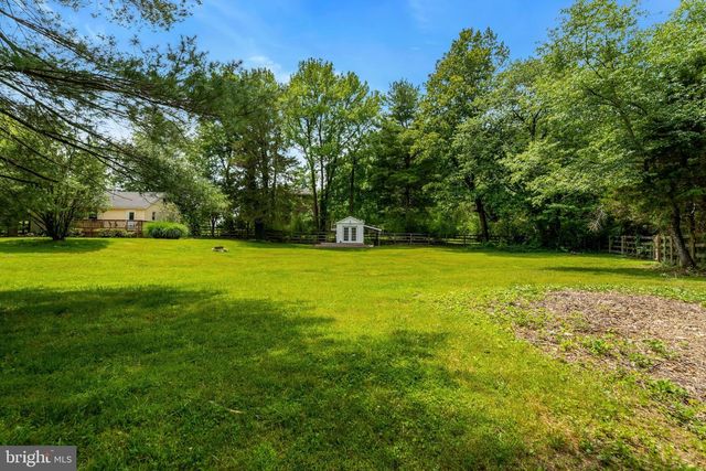 11520 POPES HEAD RD, Fairfax, VA 22030