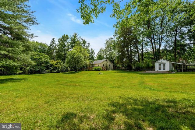 11520 POPES HEAD RD, Fairfax, VA 22030