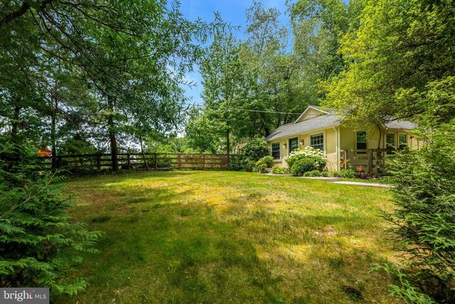 11520 POPES HEAD RD, Fairfax, VA 22030