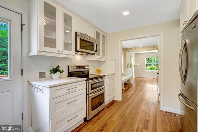 11520 POPES HEAD RD, Fairfax, VA 22030