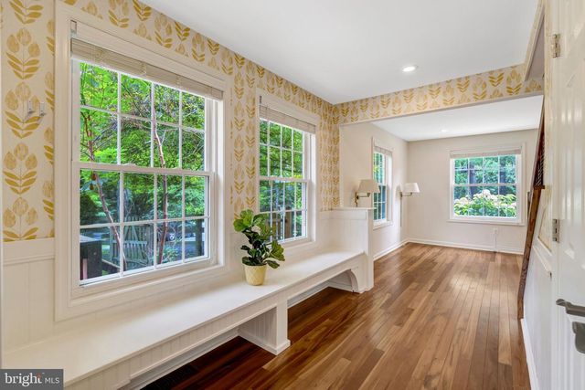 11520 POPES HEAD RD, Fairfax, VA 22030