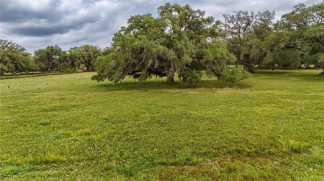 1207 Mill Road, Angleton, TX 77515