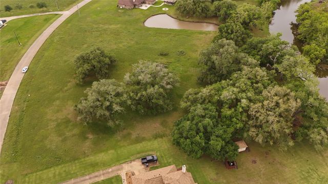1207 Mill Road, Angleton, TX 77515