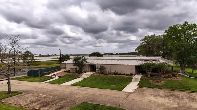 1207 Mill Road, Angleton, TX 77515