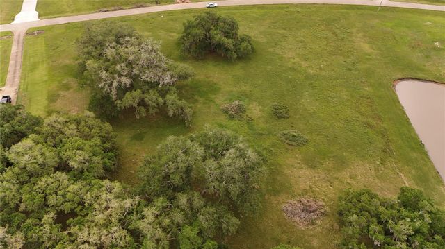 1207 Mill Road, Angleton, TX 77515