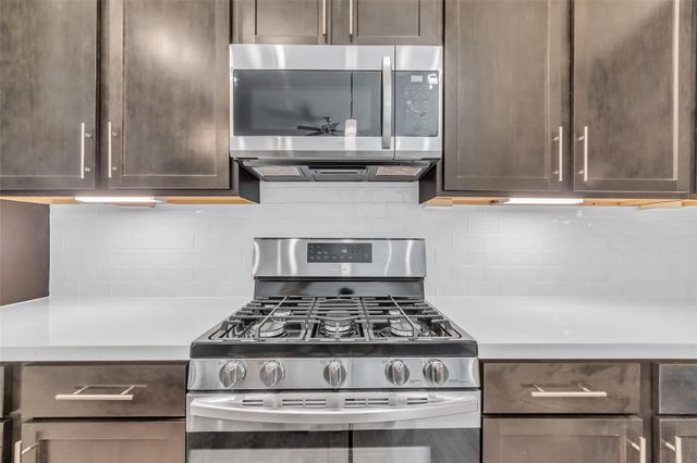 144 Knightsbridge Park Lane, Houston, TX 77018