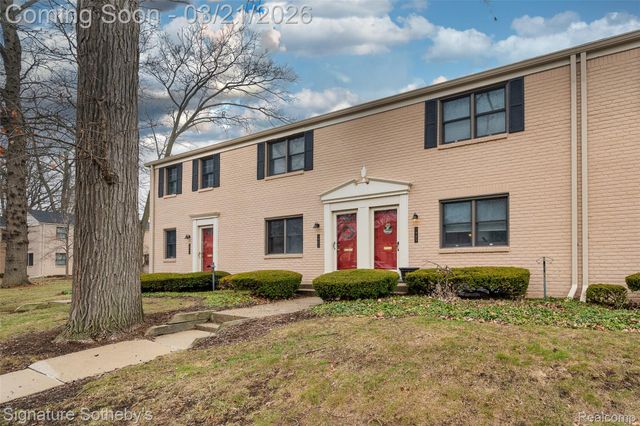 1985 Graefield Road, Birmingham, MI 48009