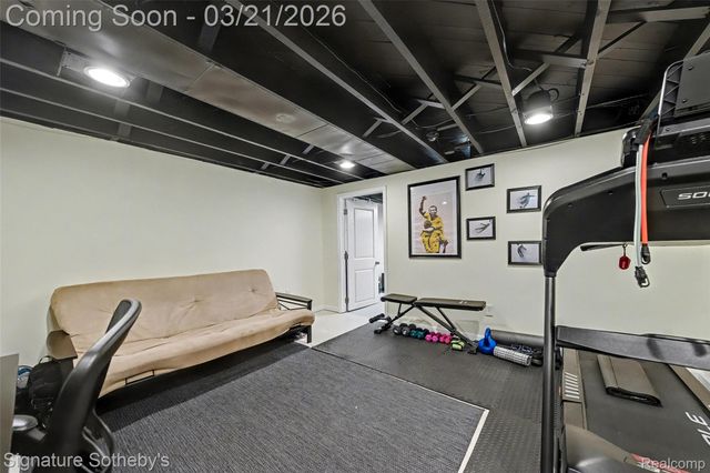 1985 Graefield Road, Birmingham, MI 48009