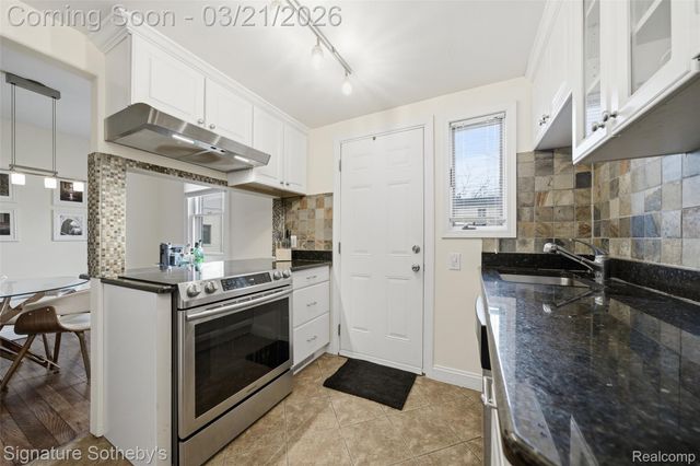 1985 Graefield Road, Birmingham, MI 48009