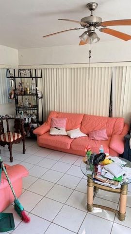 1100 NE 110th St, Miami, FL 33161