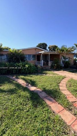 1100 NE 110th St, Miami, FL 33161