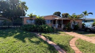 1100 NE 110th St, Miami, FL 33161