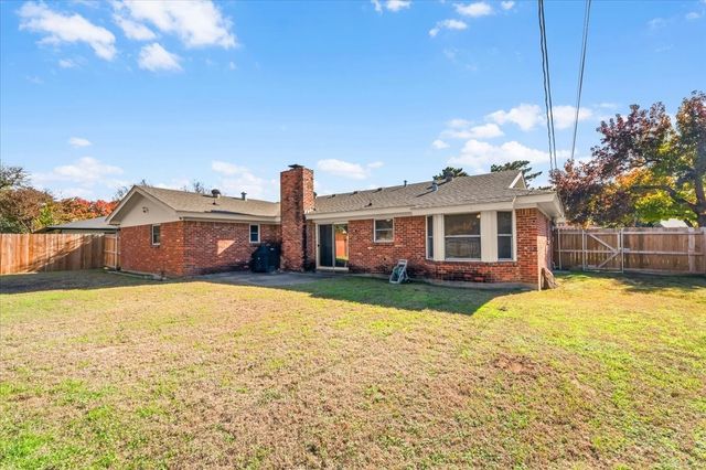 1913 Yucca Trail, Hurst, TX 76054