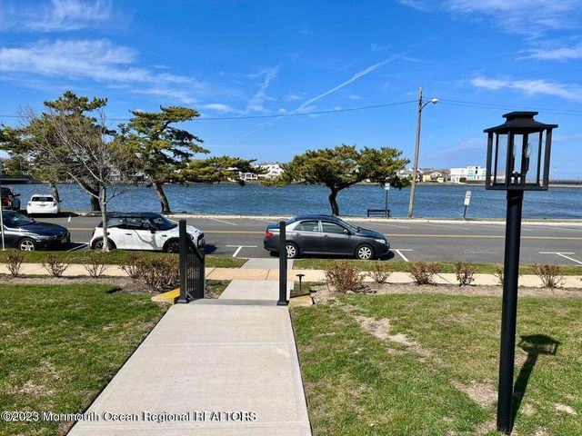 300 Deal Lake Drive 9, Asbury Park, NJ 07712