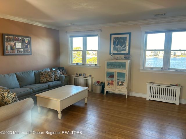 300 Deal Lake Drive 9, Asbury Park, NJ 07712