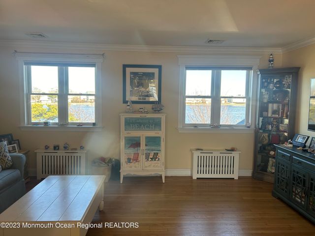 300 Deal Lake Drive 9, Asbury Park, NJ 07712