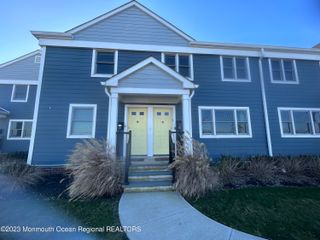 300 Deal Lake Drive 9, Asbury Park, NJ 07712