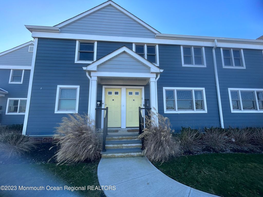 300 Deal Lake Drive 9, Asbury Park, NJ 07712