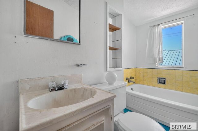 474 L Street, Idaho Falls, ID 83402
