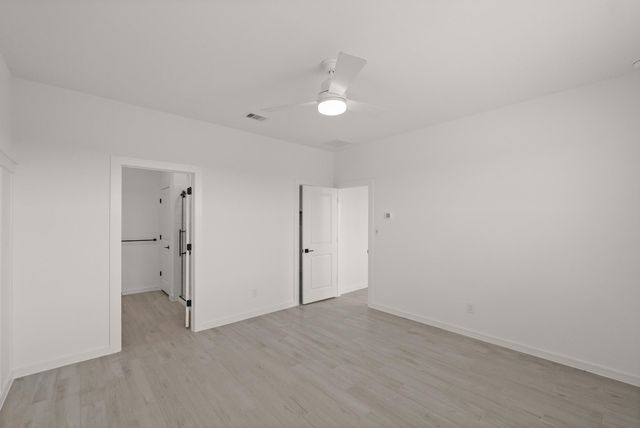 7815 Jade Crest Dr, Angleton, TX 77515