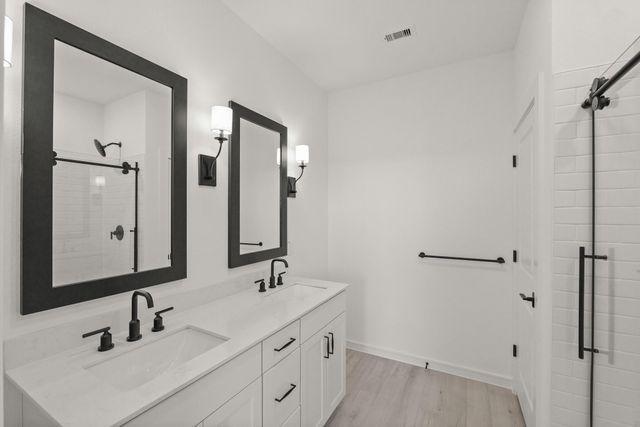 7815 Jade Crest Dr, Angleton, TX 77515