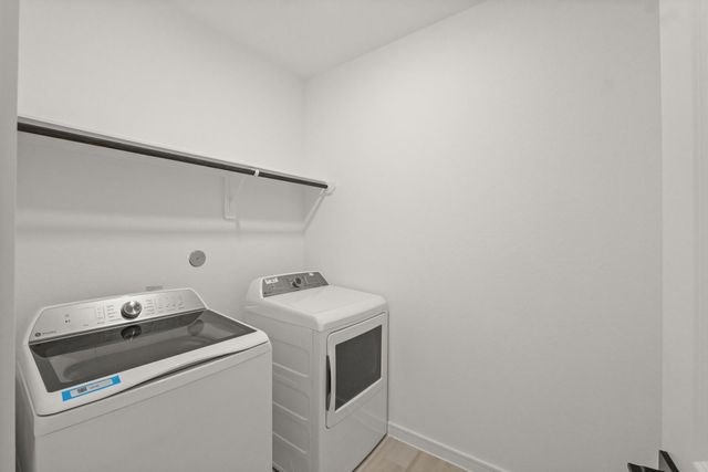 7815 Jade Crest Dr, Angleton, TX 77515