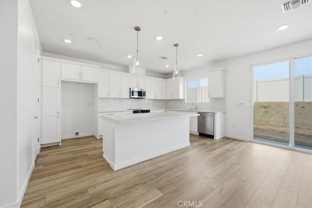 42957 56th Street W, Lancaster, CA 93536